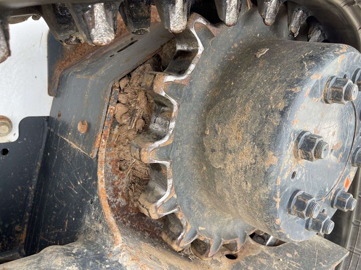 2016-bobcat-t750-image-37