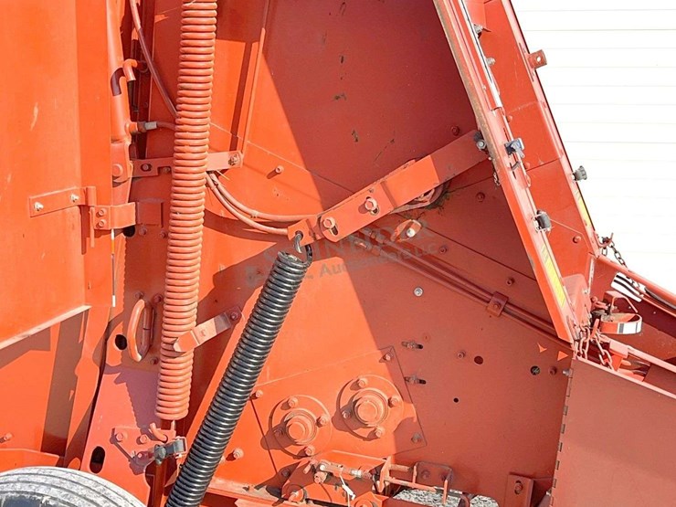 hesston-530-image-15