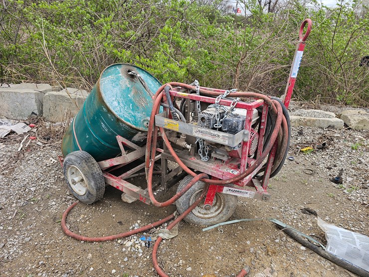#16800-•-razorback-concrete-power-sprayer-image-2