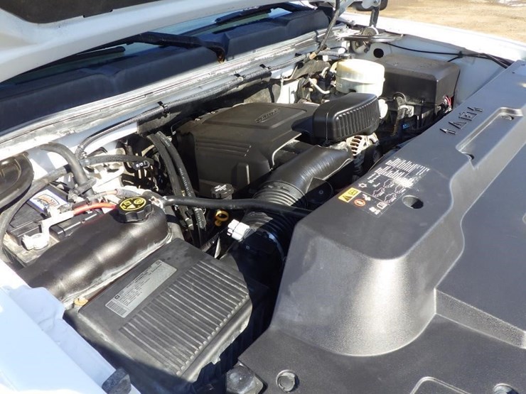 2013-chevrolet-2500hd-image-9