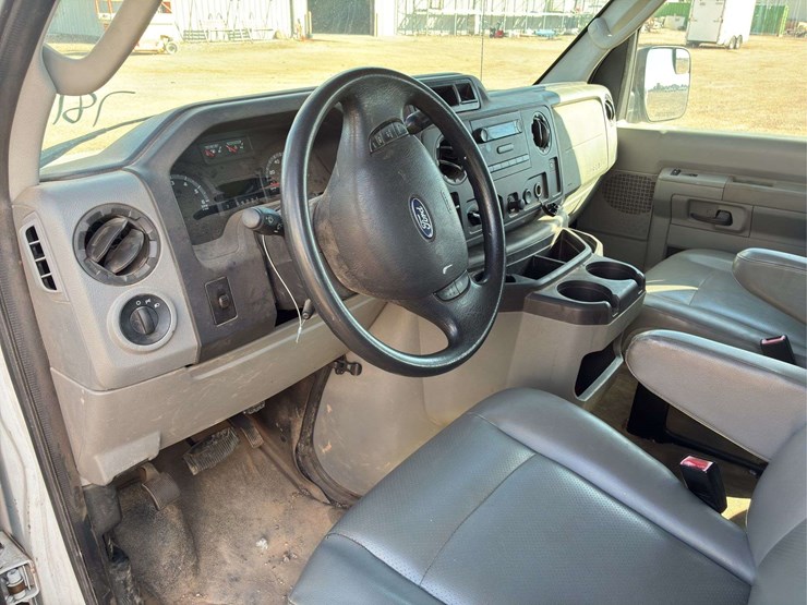 2012-ford-e350-image-9