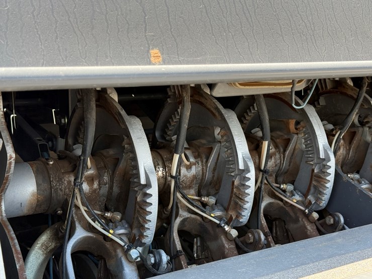 2022-massey-ferguson-2270xd-image-14