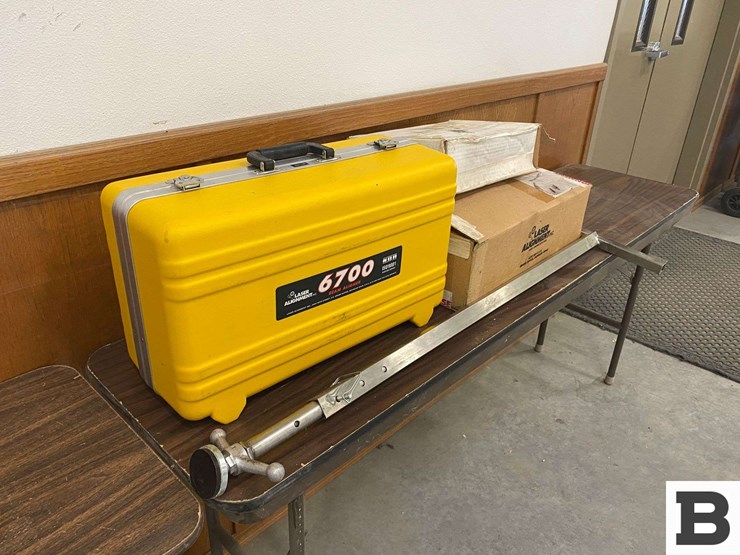 laser-alignment-inc.-6700-beam-aligner-and-supporting-hardware-image-3