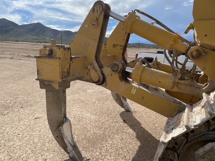 2019-caterpillar-d8t-image-22