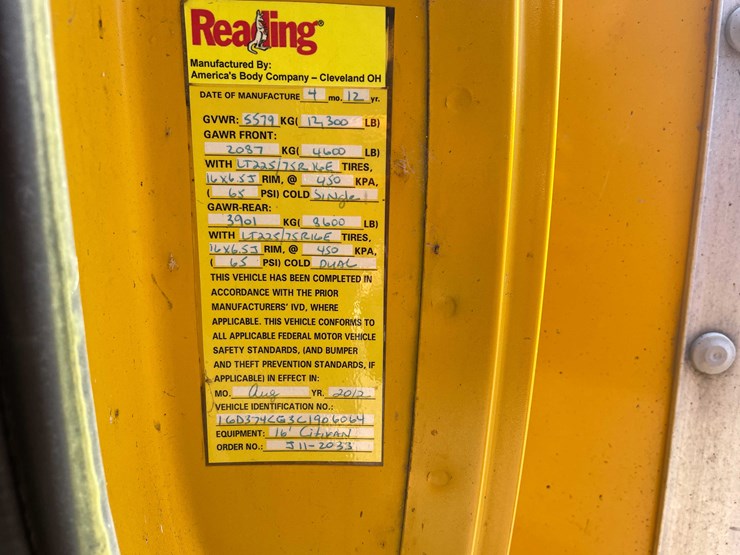 #1376-•-2012-gmc-savana-box-truck-(has-wi-title)-(of)-image-17