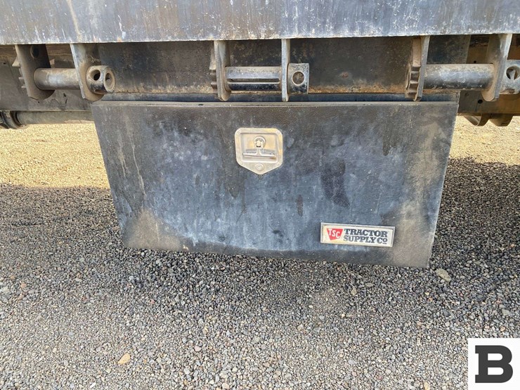 2014-hino-268-image-29