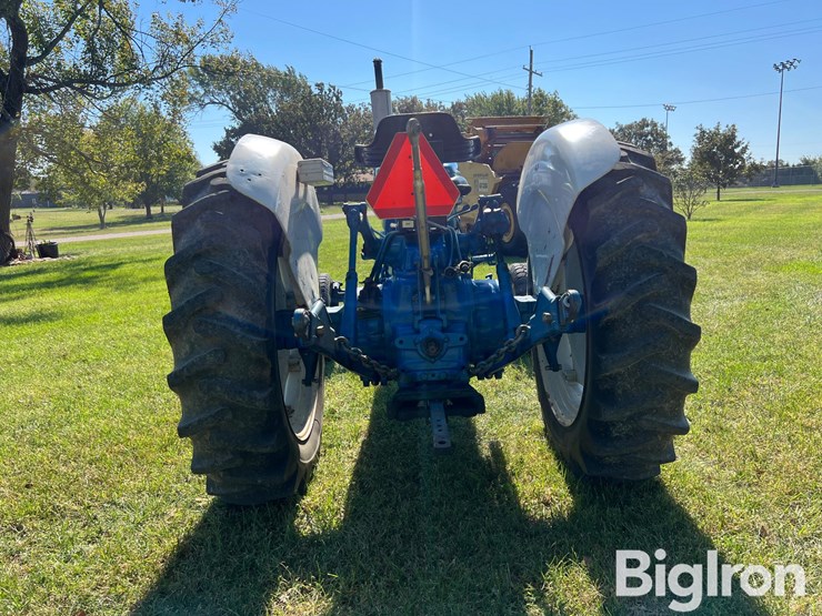 1967-ford-5000-image-7