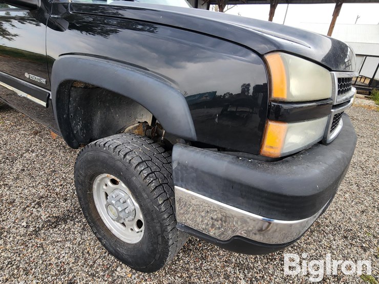 2006-chevrolet-silverado-2500-image-11