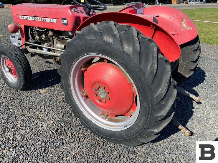 1971-massey-ferguson-135-image-22