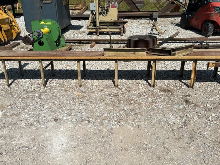 #4709-•-off-bear-stand-image-3