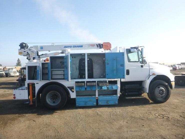 2011-international-durastar-4300-image-7