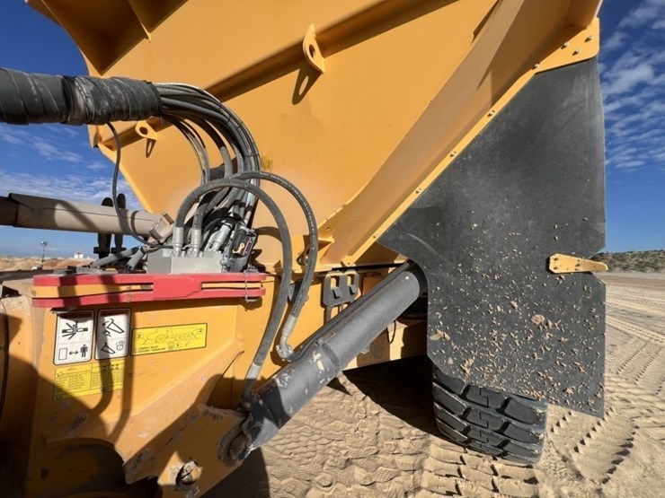 2021-volvo-a60h-image-16