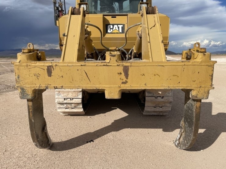 2019-caterpillar-d8t-image-24