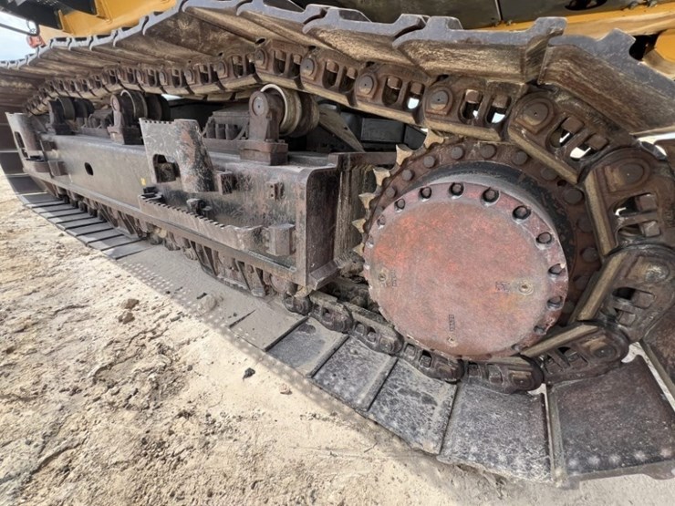 2018-deere-670g-lc-image-23