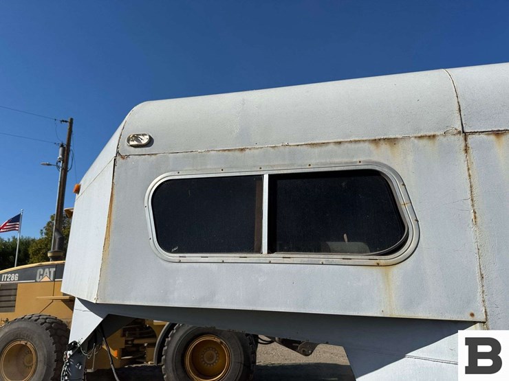 1991-american-trailers-&-saddle-gooseneck-horse-trailer-image-17