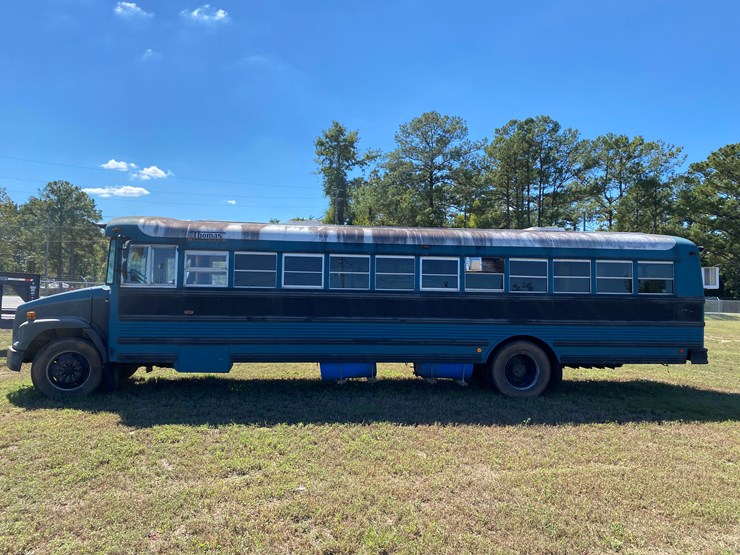 #20-•-#118-•-thomas-school-bus---rv-conversion-image-2