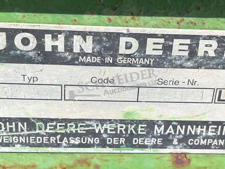 john-deere-2240-image-13