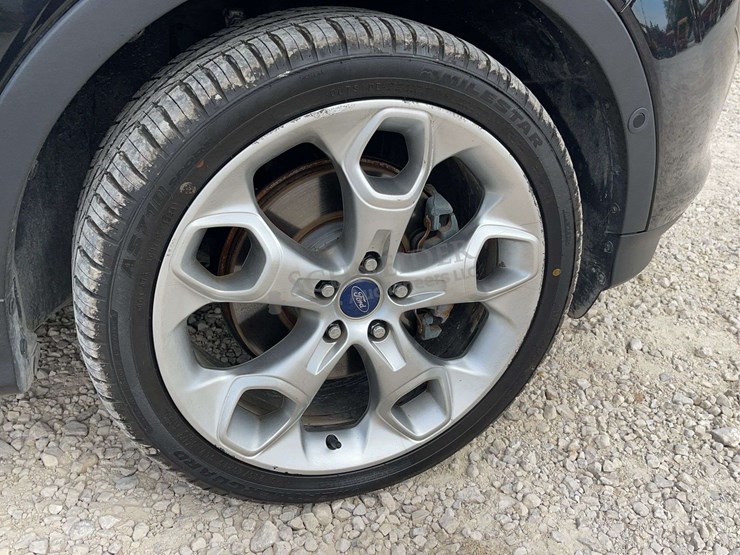 2013-ford-escape-titanium-image-15