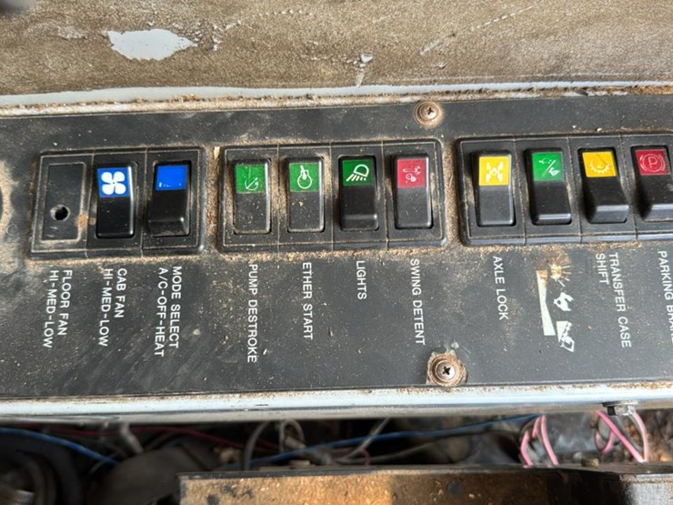 2003-timberpro-tf820e-image-16