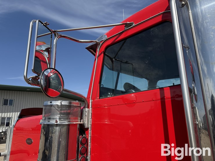 2011-peterbilt-388-image-14