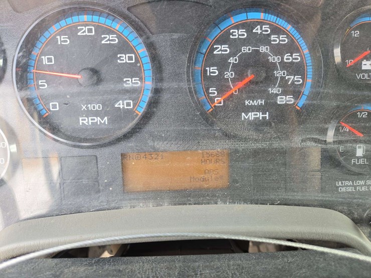 2009-international-7300-image-28