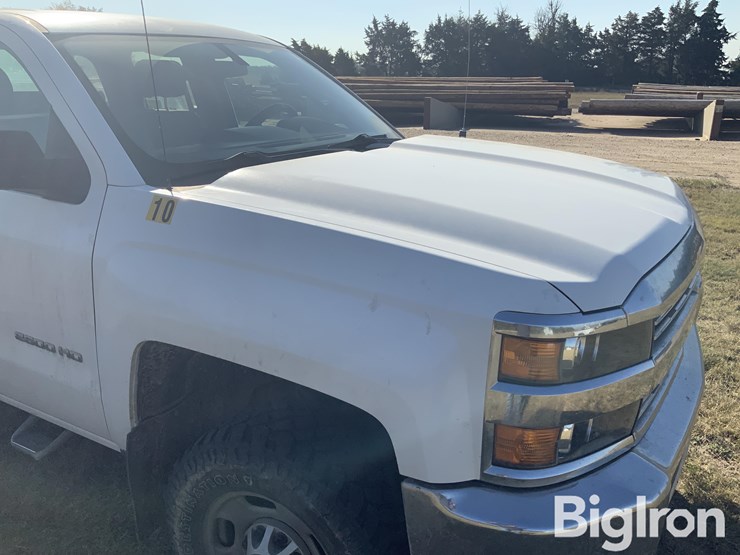 2015-chevrolet-silverado-2500-image-16