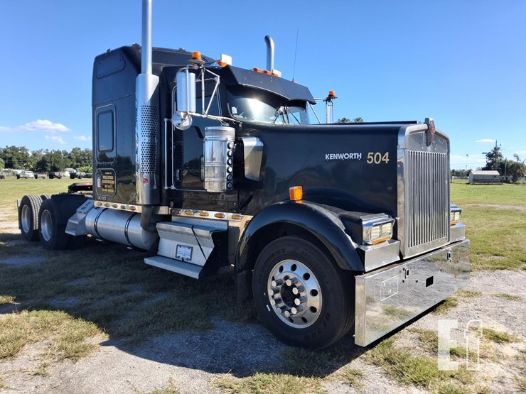 2005-kenworth-w900-image-4