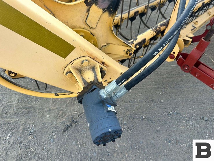 new-holland-216-image-20