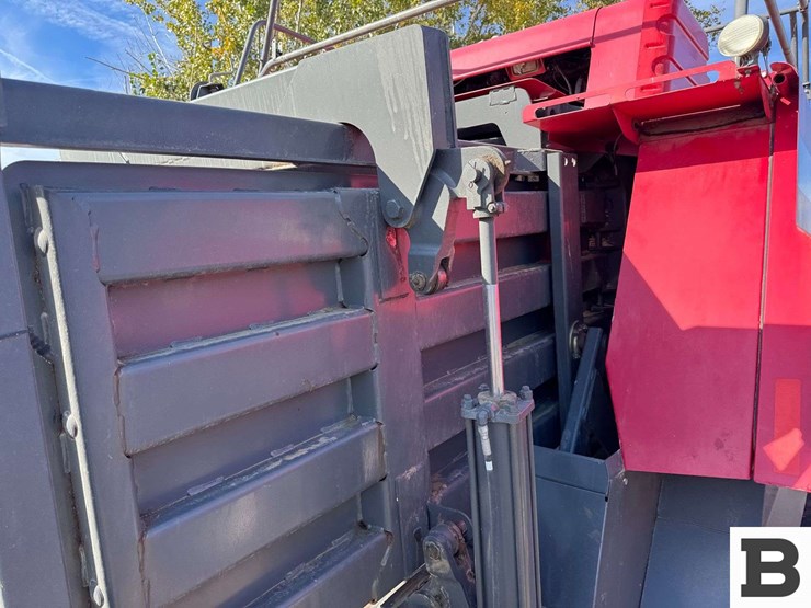 2012-massey-ferguson-2190-image-39