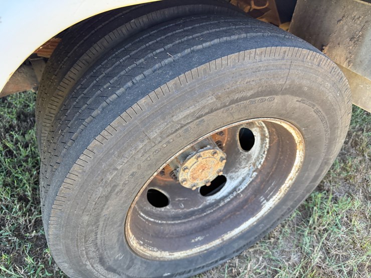 2008-ford-f550-image-22