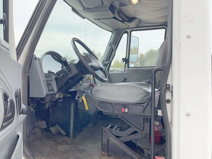 2003-international-durastar-4400-image-54