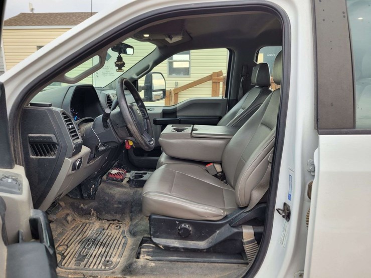 2019-ford-f550-image-10