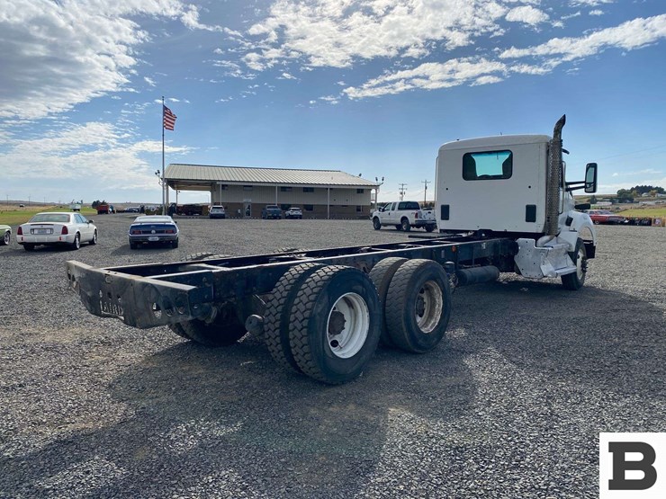 2017-kenworth-t880-image-5