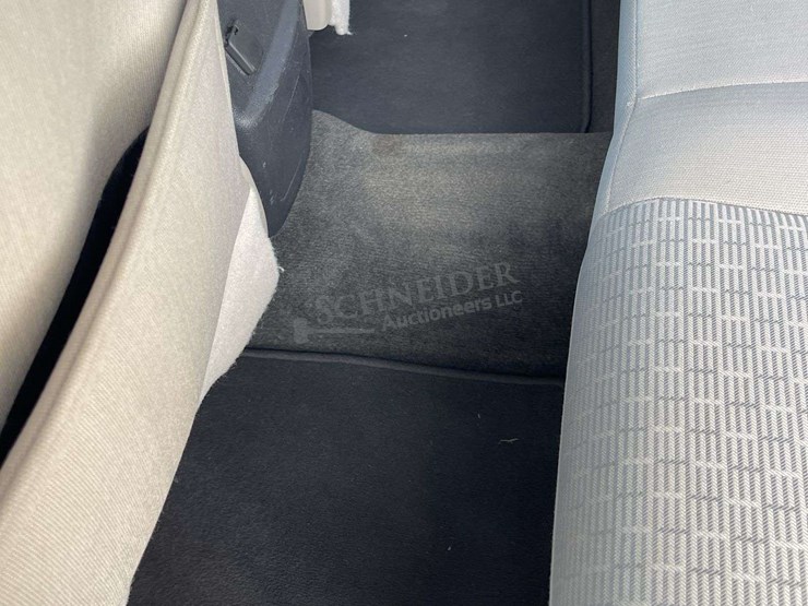 2013-ford-explorer-image-48