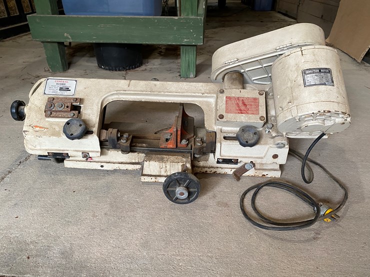 #64-•-#172-•-central-machinery,-heavy-duty-metal-cutting-bandsaw-with-1-hp-motor-image-1