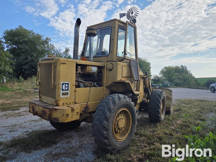 1975-caterpillar-920-image-5