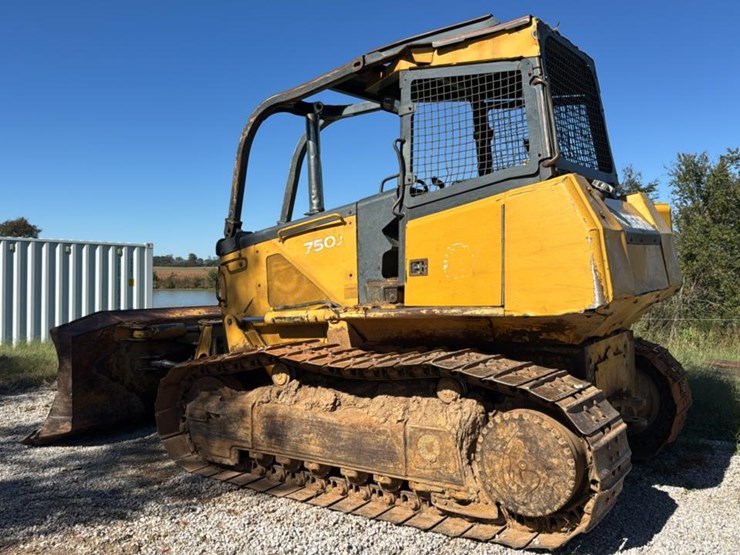 2008-deere-750j-xlt-image-3