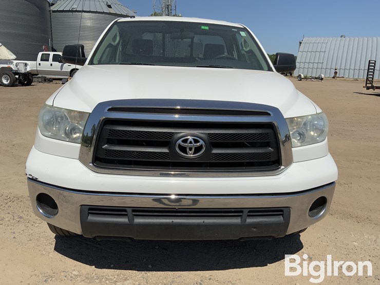 2013-toyota-tundra-sr5-image-2