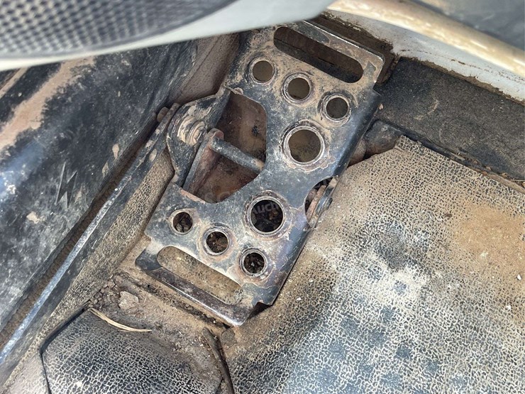 2016-bobcat-t750-image-49