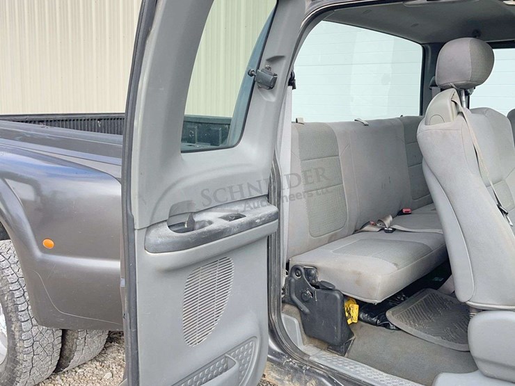 2006-ford-f350-image-38