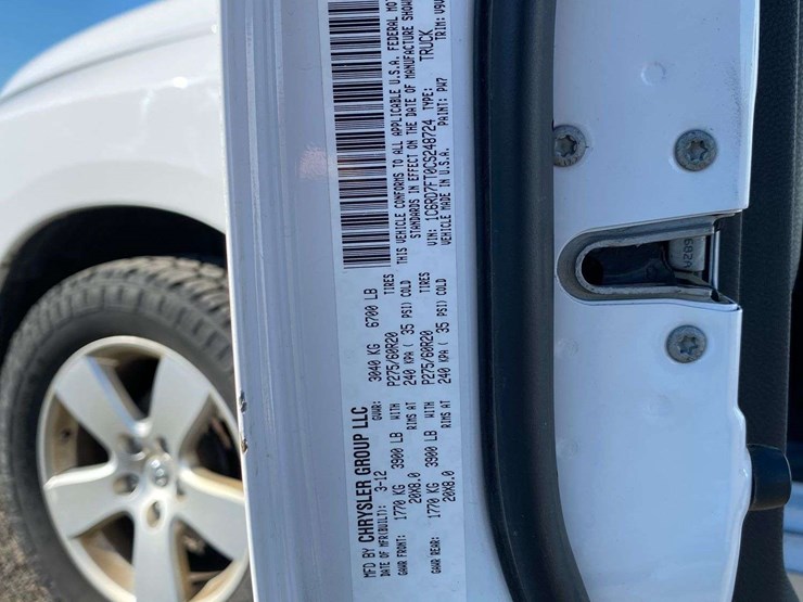 2012-ram-1500-pickup-image-31