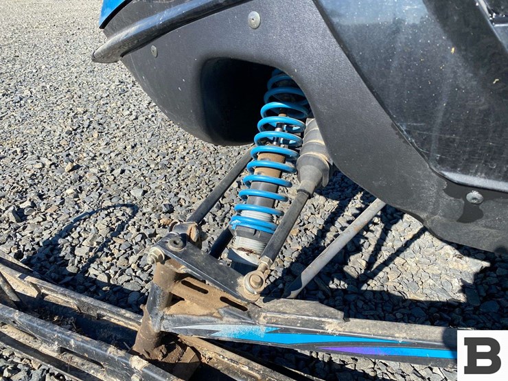 1998-polaris-indy-trail-touring-xlt-snowmobile-image-9