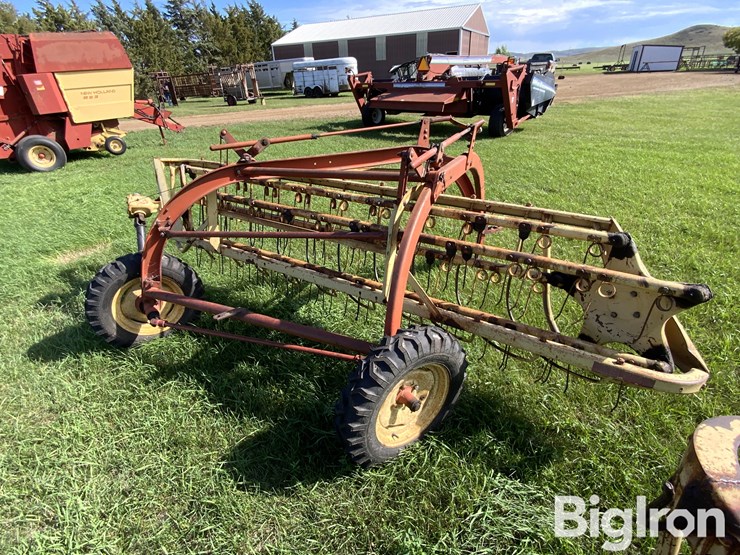 new-holland-12'-rakes-image-12