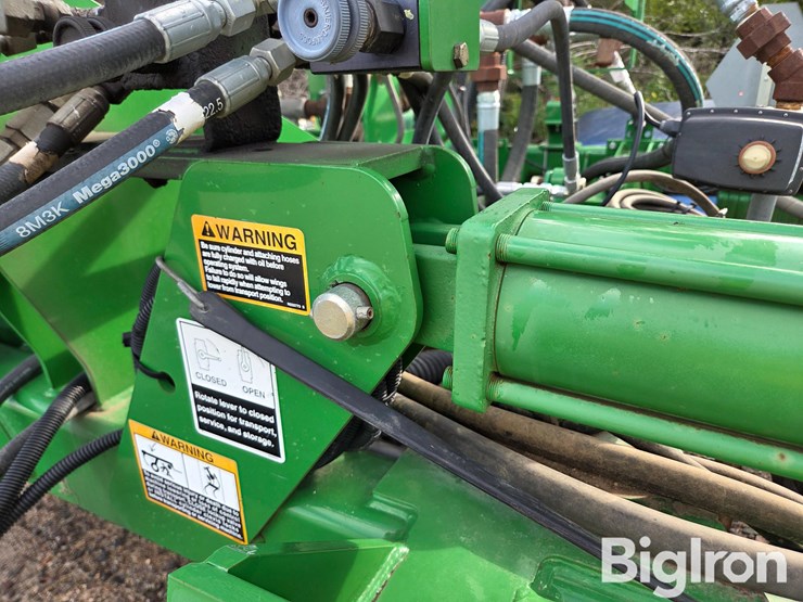 2013-john-deere-2510h-image-17