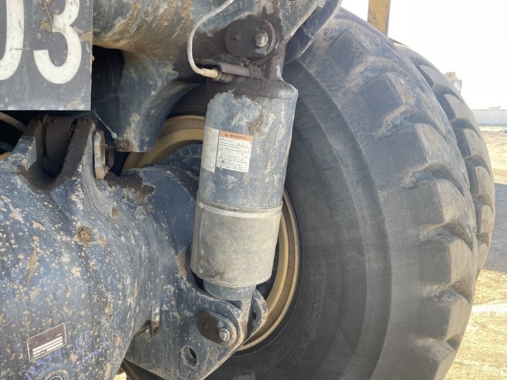 2015-komatsu-hd605-7e0-image-23