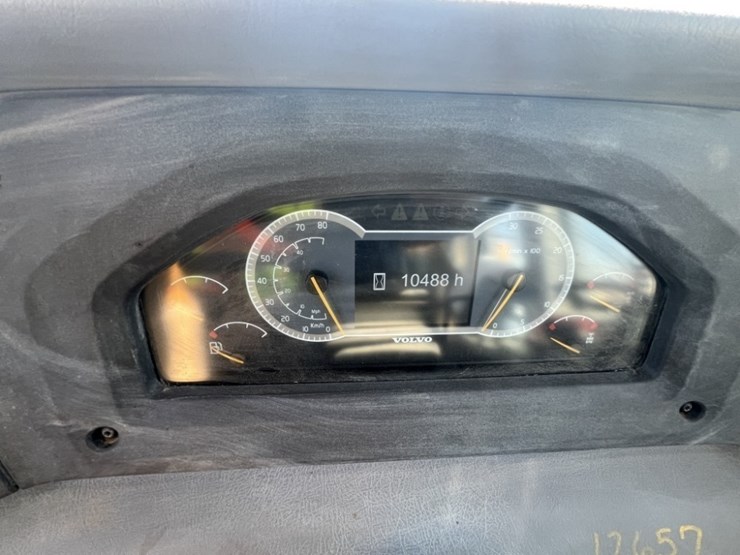 2021-volvo-a60h-image-51