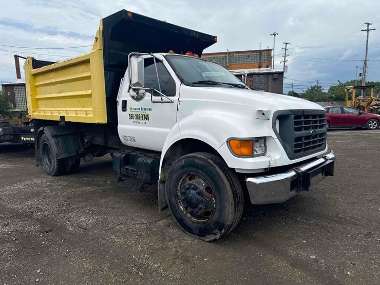 2000-ford-f750-image-3