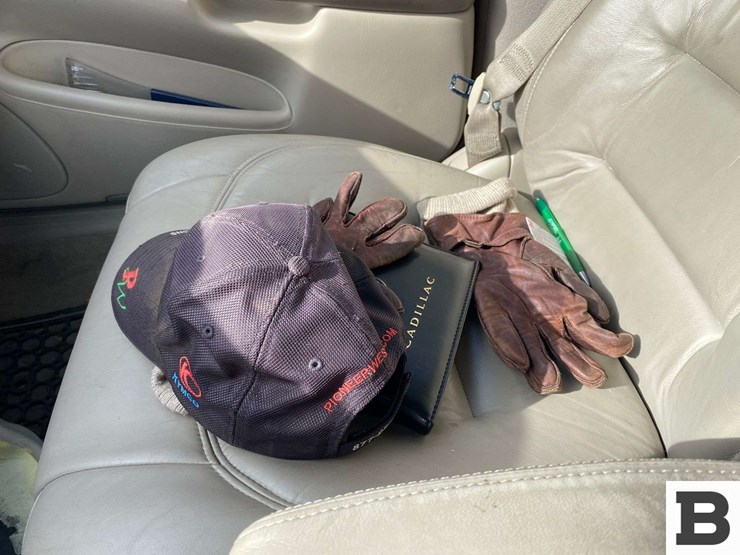 2000-cadillac-deville-sedan-image-24