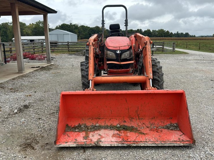 #2402-•-2012-kubota-tractor-image-4