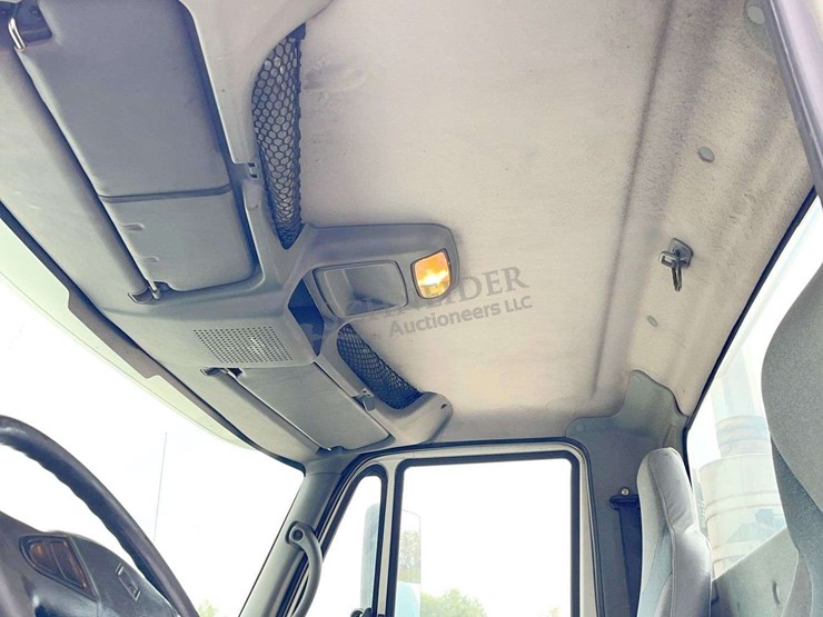 2007-international-durastar-4400-image-52